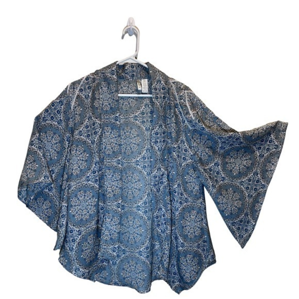 Japna Paisley Kimono Size Medium
